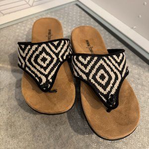 Minnetonka Slide Flip Flop Sandals Size 8